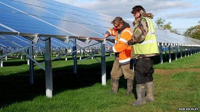 BBC News: Wedmore village has 4,000 solar panels installed
